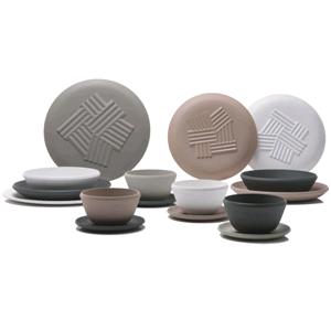 Kartell Piatto Fondo Trama